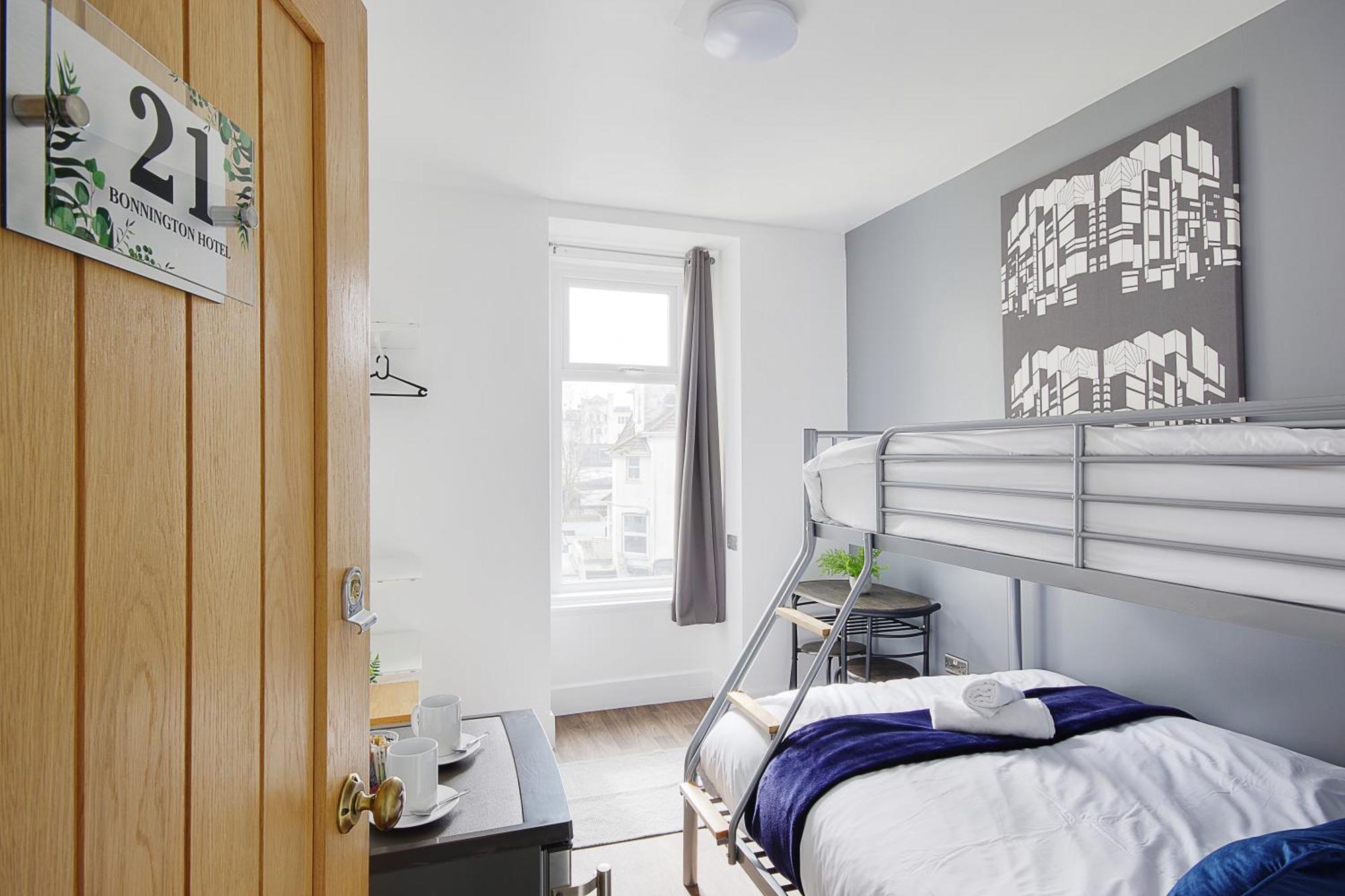 Azure Beach Hotel Bournemouth Bagian luar foto