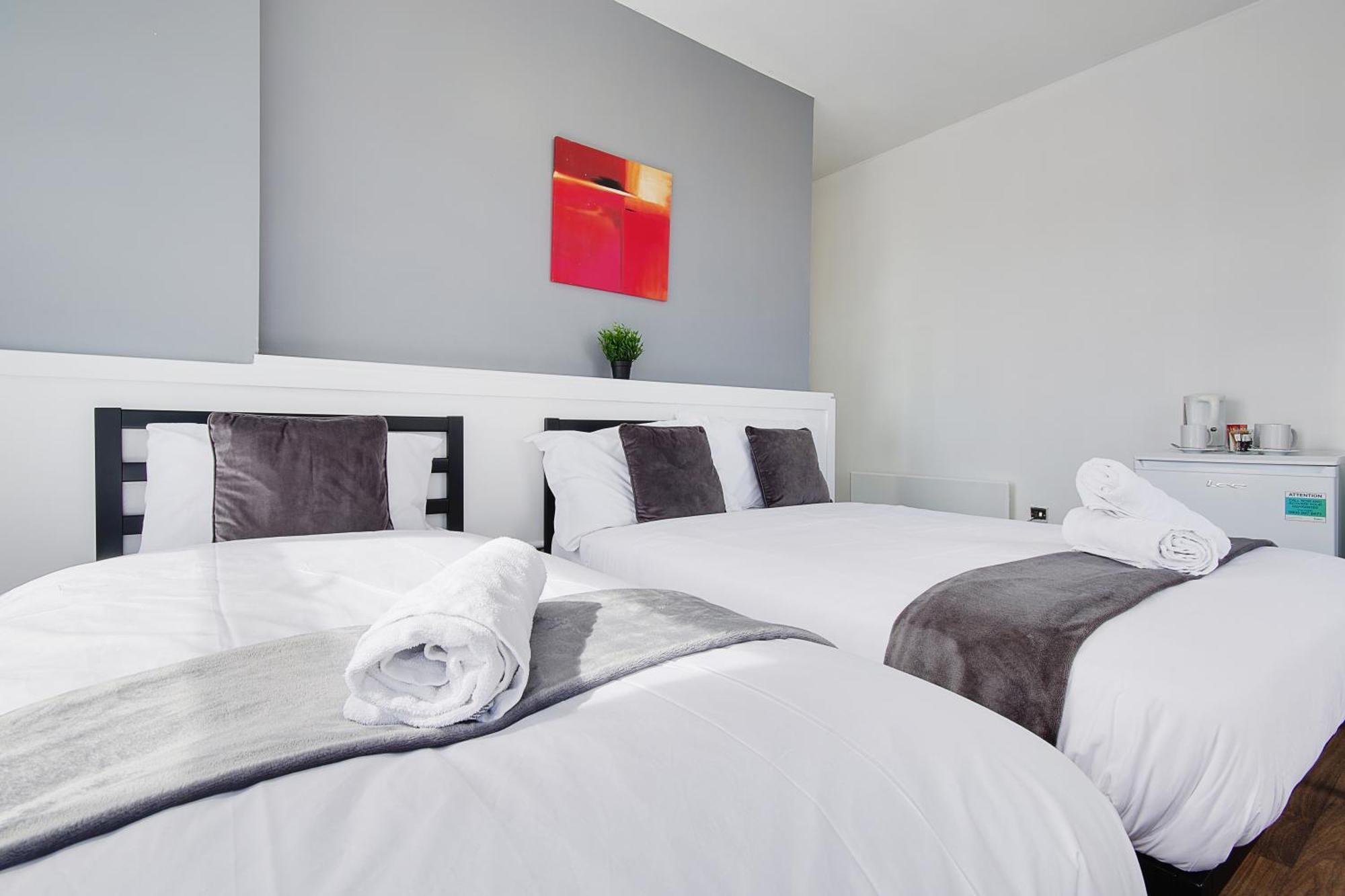 Azure Beach Hotel Bournemouth Bagian luar foto