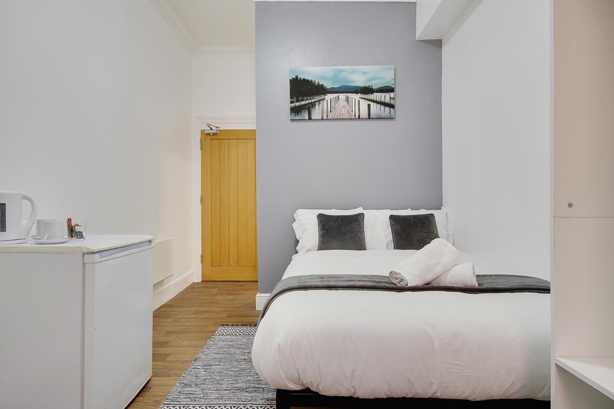 Azure Beach Hotel Bournemouth Bagian luar foto