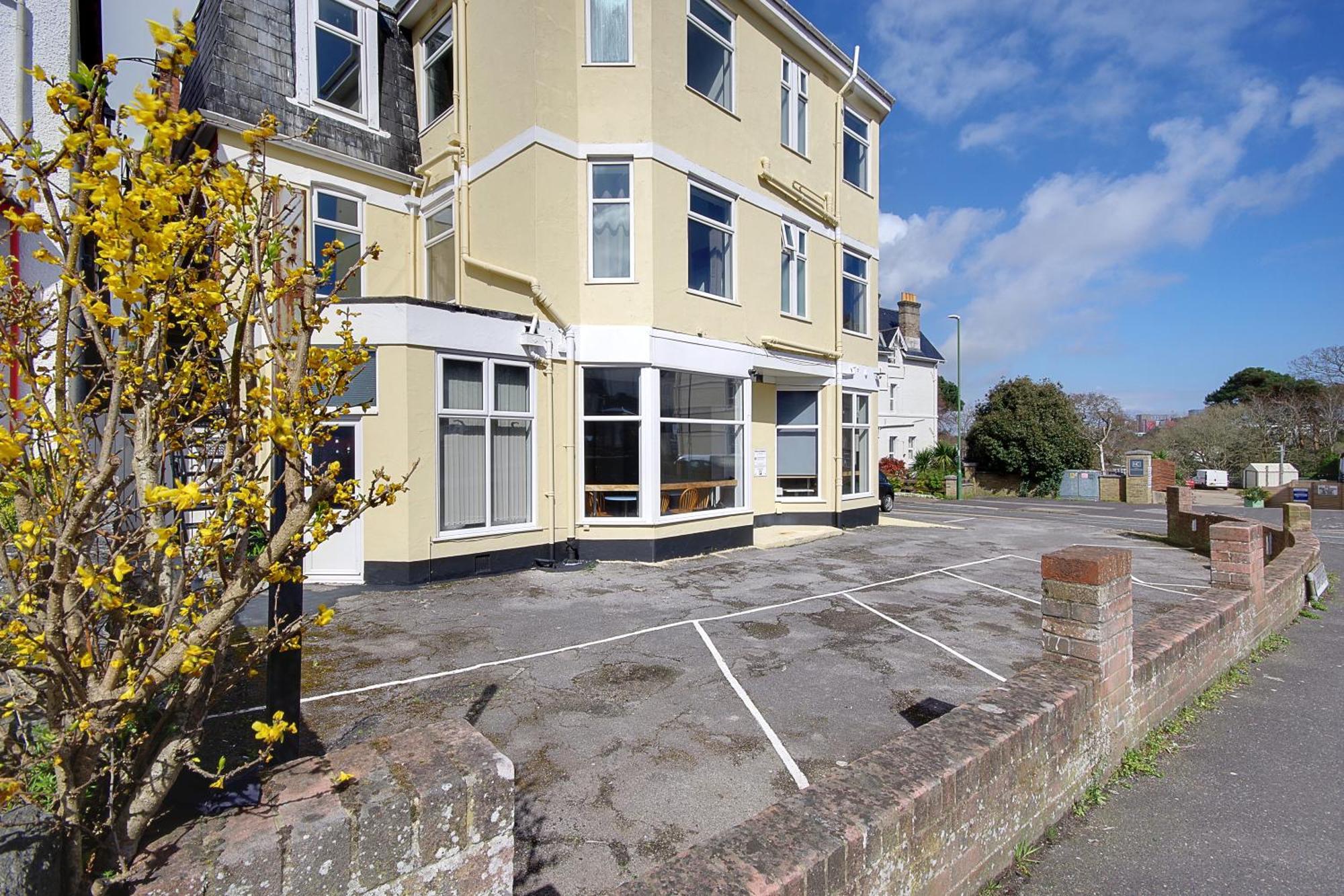 Azure Beach Hotel Bournemouth Bagian luar foto