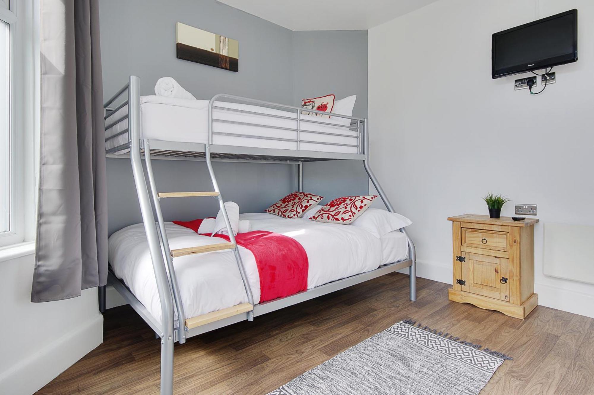 Azure Beach Hotel Bournemouth Bagian luar foto