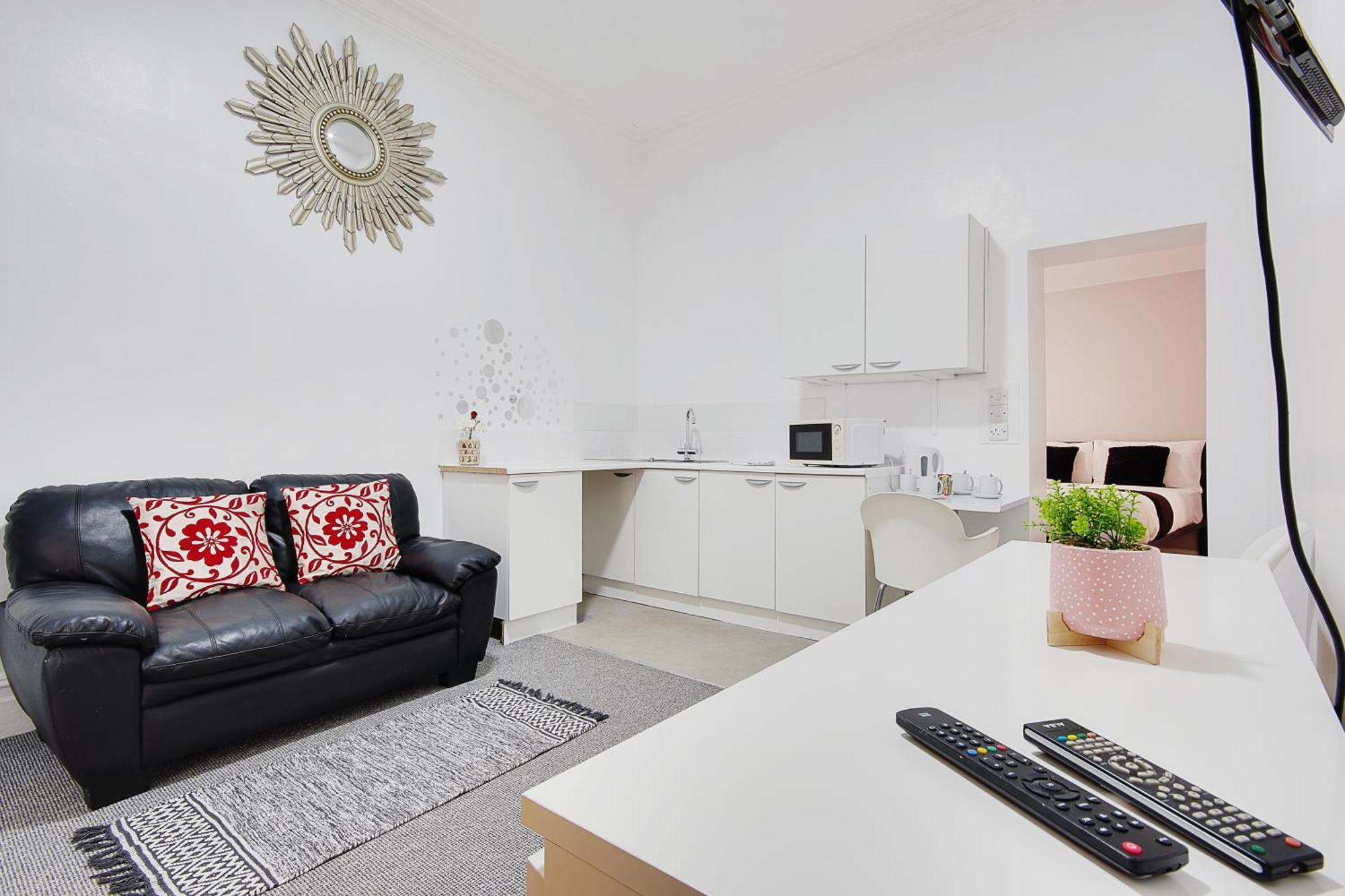 Azure Beach Hotel Bournemouth Bagian luar foto