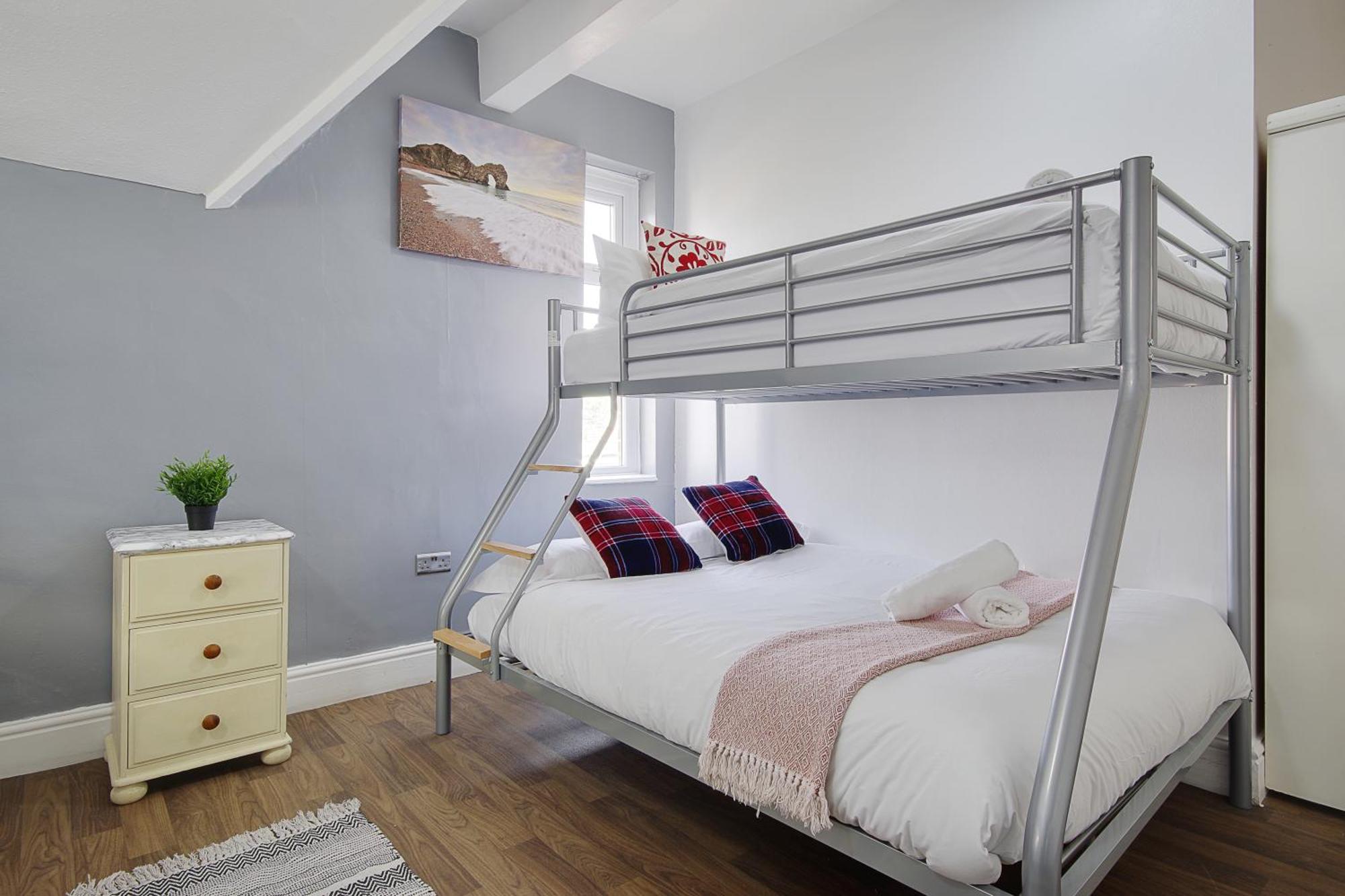 Azure Beach Hotel Bournemouth Bagian luar foto