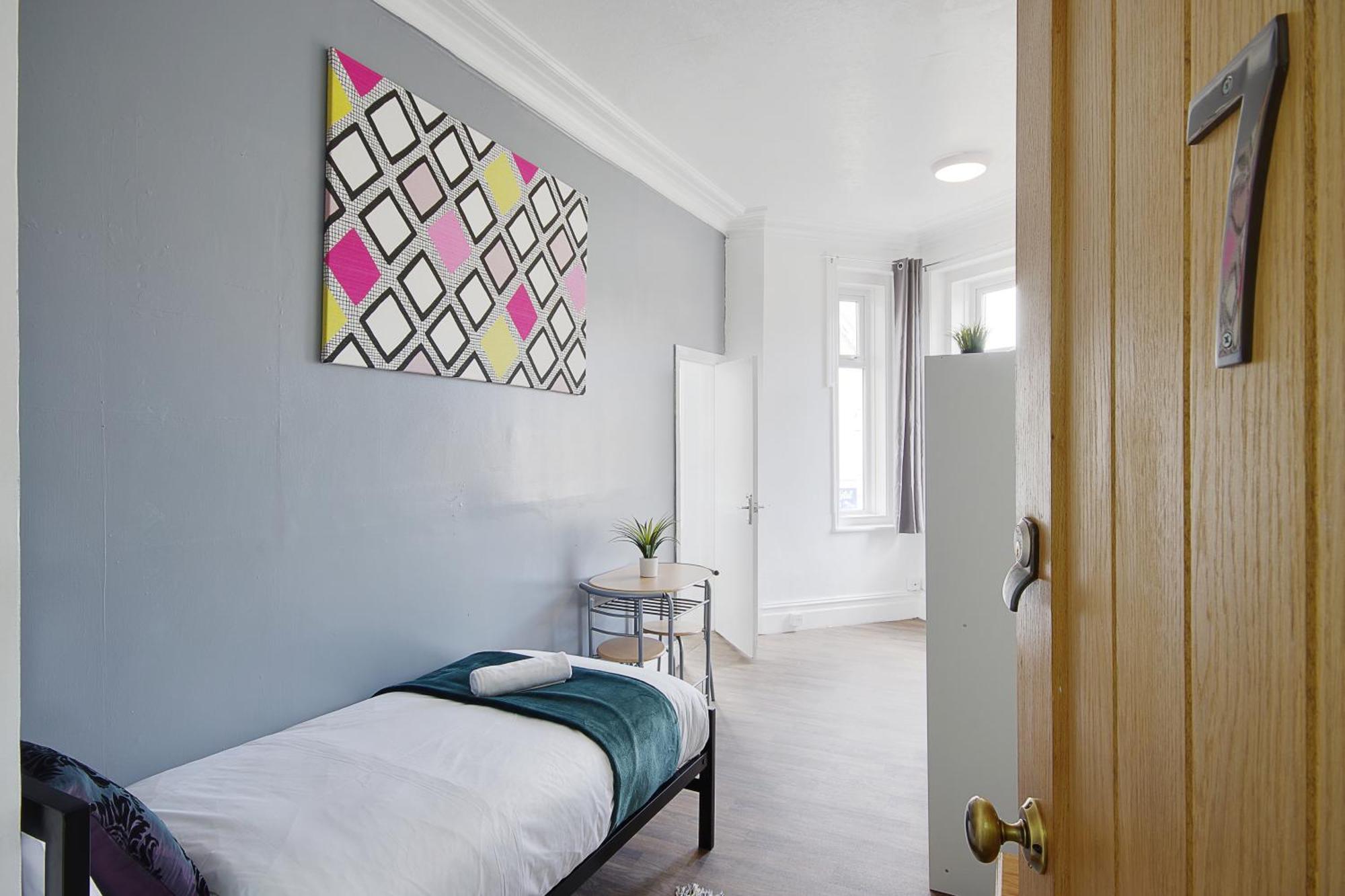 Azure Beach Hotel Bournemouth Bagian luar foto