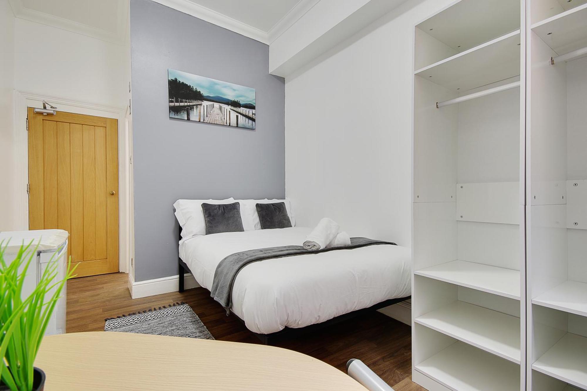 Azure Beach Hotel Bournemouth Bagian luar foto